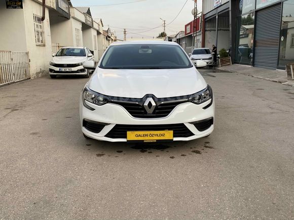 ÖZYILDIZdan BOYASIZ 2019 model Renault Megane 1.6 Touch 
