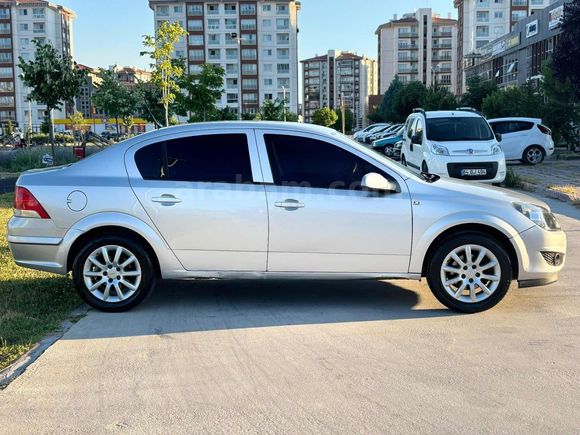2013 OPEL ASTRA