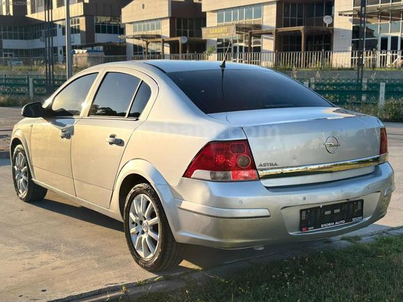 2013 OPEL ASTRA