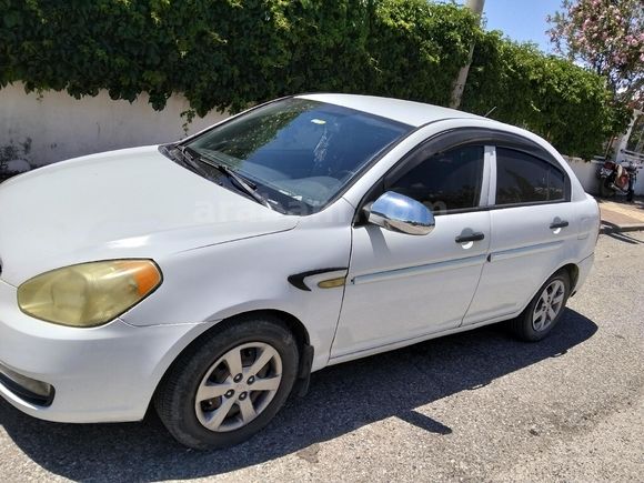 Sahibinden Hyundai Accent Era 1.4 Team 2009 Model  288.000 km Beyaz