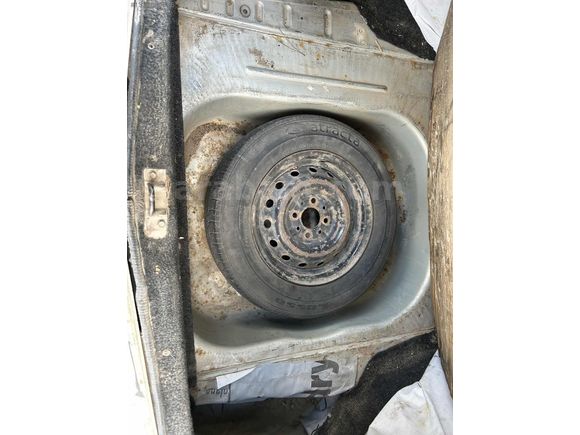 2001 model Fabrikasyon Lada Vega Lpg dahi görmemiş Rus tankı