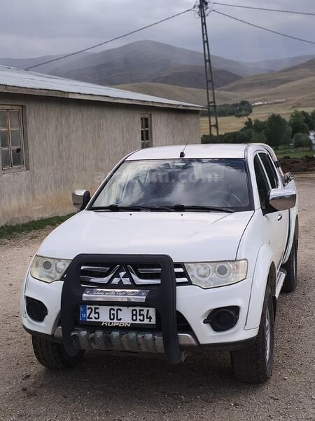 Sahibinden Mitsubishi L 200 4x2 Invite 2014 Model 202.000 km Beyaz 1