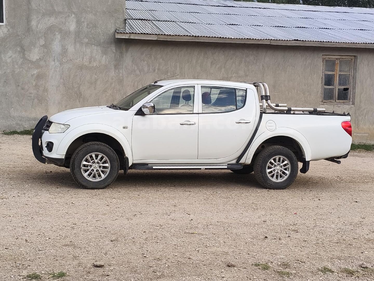 Sahibinden Mitsubishi L 200 4x2 Invite 2014 Model 202.000 km Beyaz 2