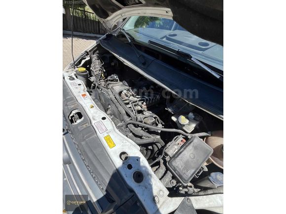 ÖZTÜRKAUTO'dan KAPALI KASA BOYASIZ HATASIZ TRANSİT ÇİFT TEKER