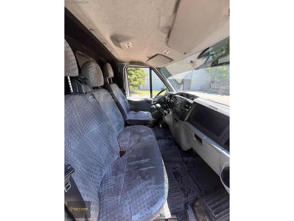 ÖZTÜRKAUTO'dan KAPALI KASA BOYASIZ HATASIZ TRANSİT ÇİFT TEKER