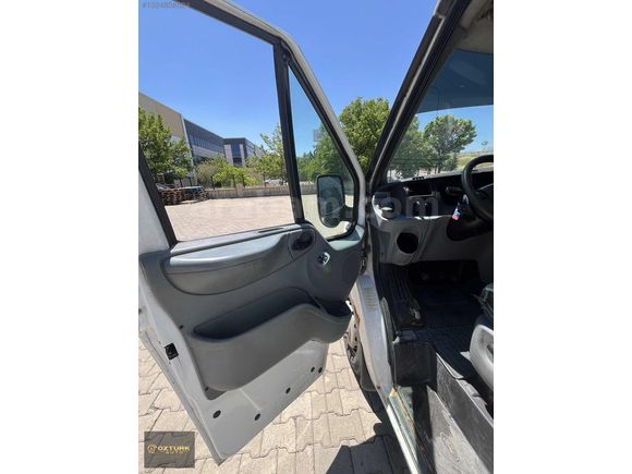 ÖZTÜRKAUTO'dan KAPALI KASA BOYASIZ HATASIZ TRANSİT ÇİFT TEKER