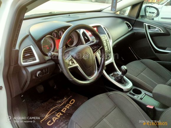 DEĞİŞENSİZ 2012 ASTRA J 1.3 CDTİ (SPORT)