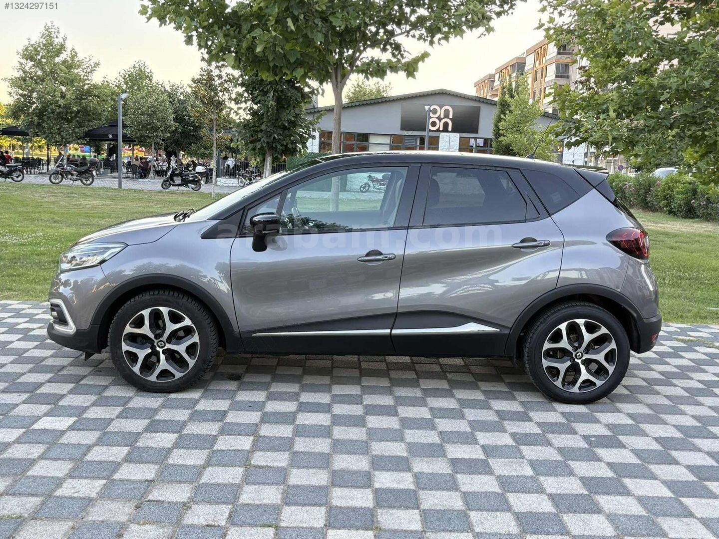 Galeriden Renault Captur 1.2 TCe Icon 2018 Model Balıkesir 136.000 km Gri 4