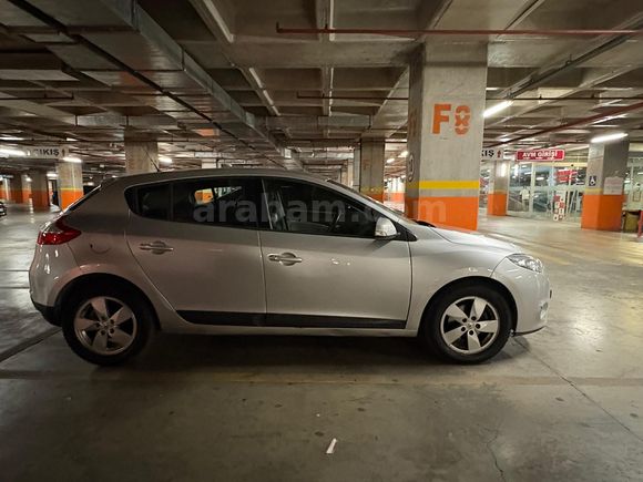 Sahibinden Renault Megane 1.5 dCi Expression 2012 Model  276.000 km Gri
