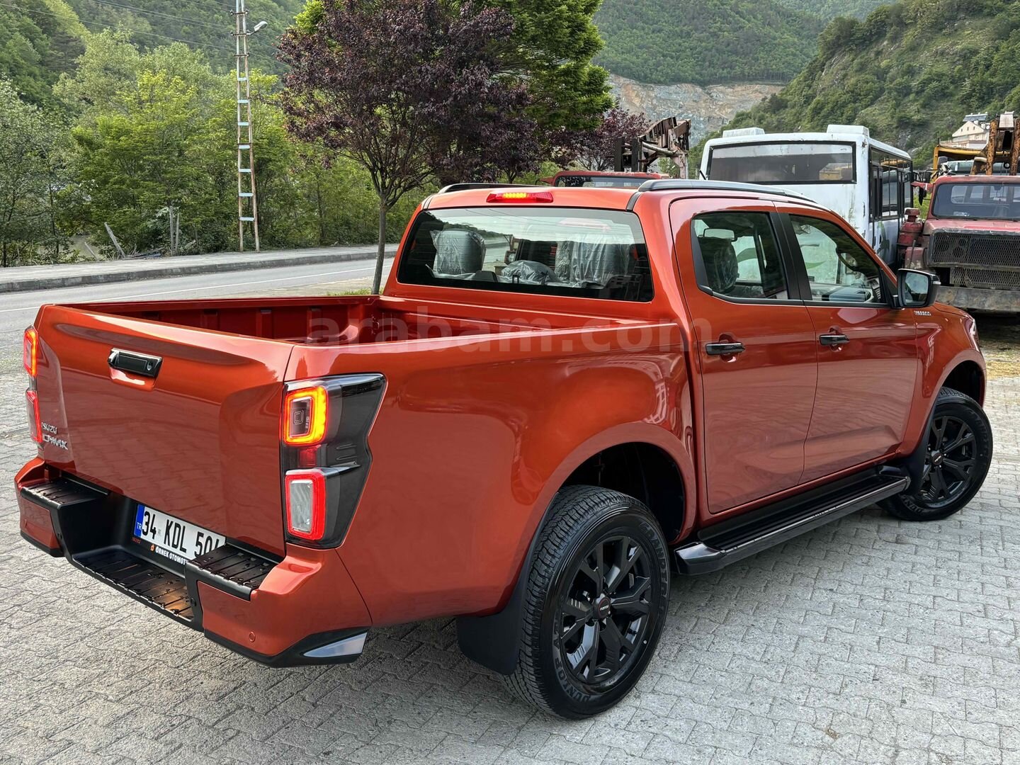 Sahibinden Isuzu D-Max 1.9 D 4x4 V-Cross 2023 Model 5