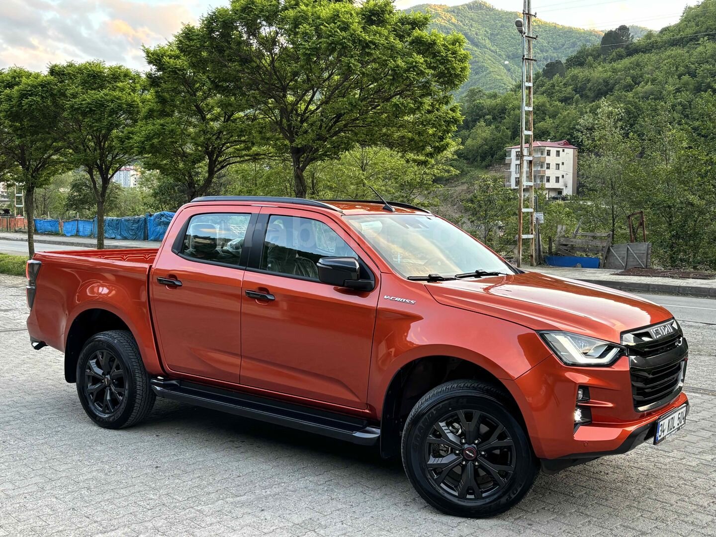 Sahibinden Isuzu D-Max 1.9 D 4x4 V-Cross 2023 Model 2