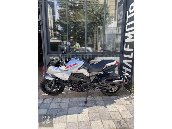 HALF MOTO 2019 SUZUKI KATANA