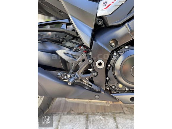 HALF MOTO 2019 SUZUKI KATANA