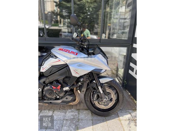 HALF MOTO 2019 SUZUKI KATANA
