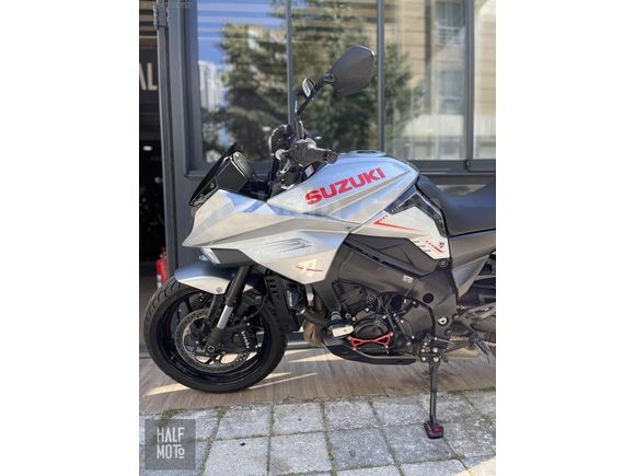 HALF MOTO 2019 SUZUKI KATANA