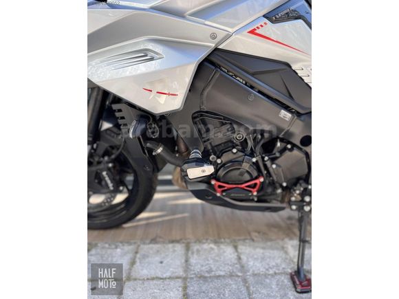 HALF MOTO 2019 SUZUKI KATANA