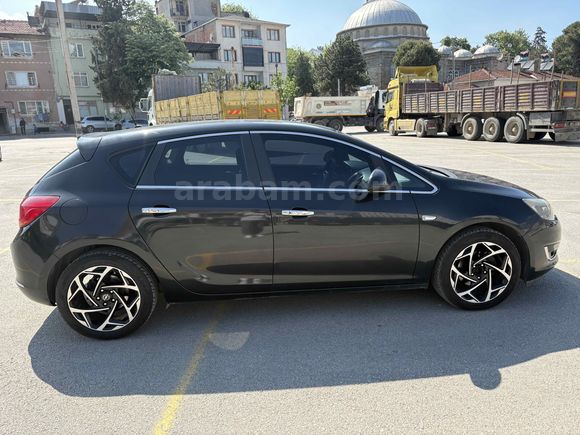 Sahibinden Opel Astra 1.6 Edition 2014 Model  172.000 km Siyah