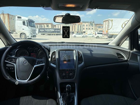 Sahibinden Opel Astra 1.6 Edition 2014 Model  172.000 km Siyah
