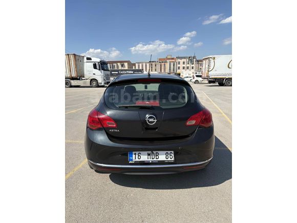 Sahibinden Opel Astra 1.6 Edition 2014 Model  172.000 km Siyah