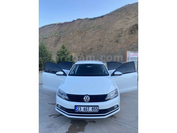 Sahibinden Volkswagen Jetta 1.4 TSi Trendline 2015 Model  Comfortline Dönüştürülmüş 