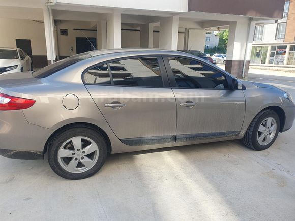 Sahibinden Otomatik Aile Arabası Fluence