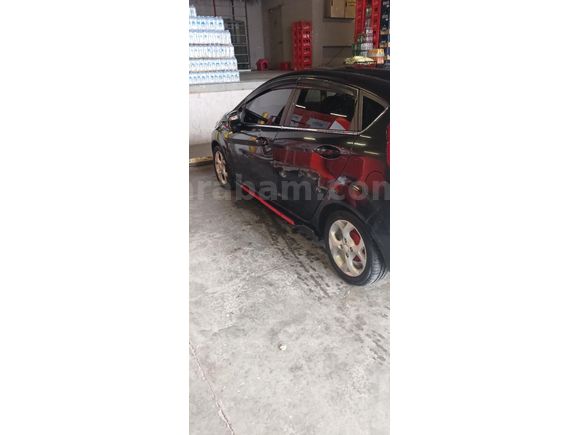 Sahibinden Ford Fiesta 1.4 TDCi Titanium X 2010 Model  298.000 km Siyah