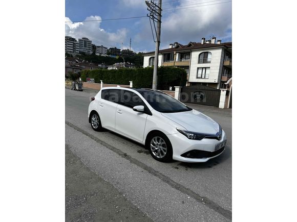 Sahibinden Toyota Auris 1.4 D-4D Advance Skypack 2015 Model 