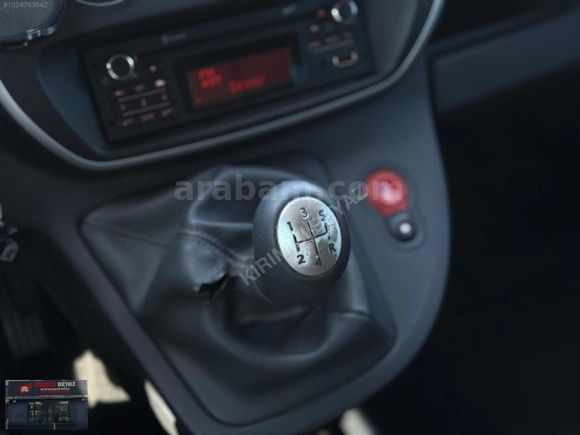 BOYASIZ 2016 MODEL RENAULT KANGO 1.5 DİZEL EXTREME