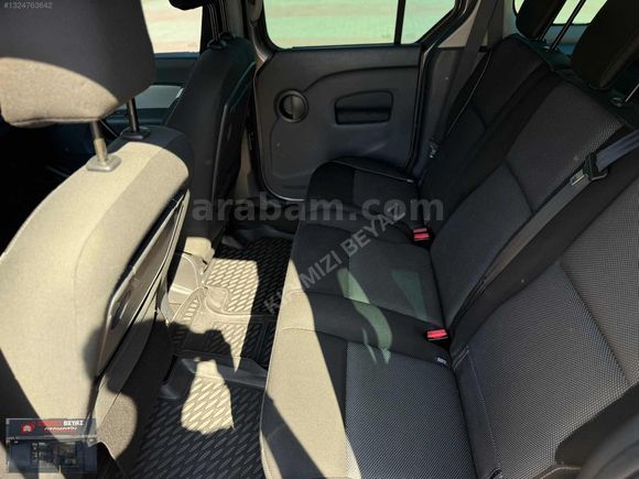 BOYASIZ 2016 MODEL RENAULT KANGO 1.5 DİZEL EXTREME