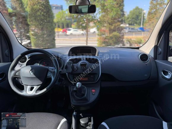 BOYASIZ 2016 MODEL RENAULT KANGO 1.5 DİZEL EXTREME