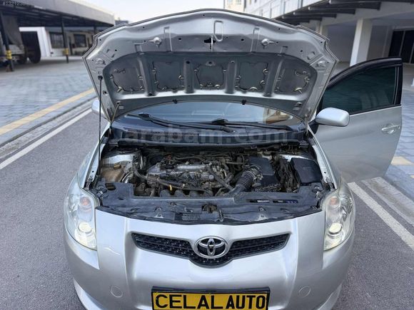CELAL OTODAN DÜŞÜK KİLOMETRE TOYOTA AURİS