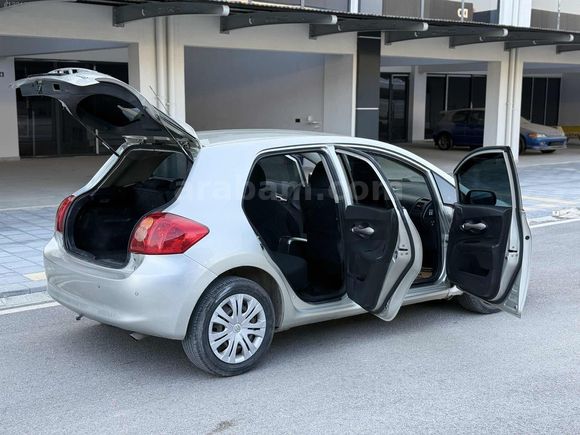 CELAL OTODAN DÜŞÜK KİLOMETRE TOYOTA AURİS