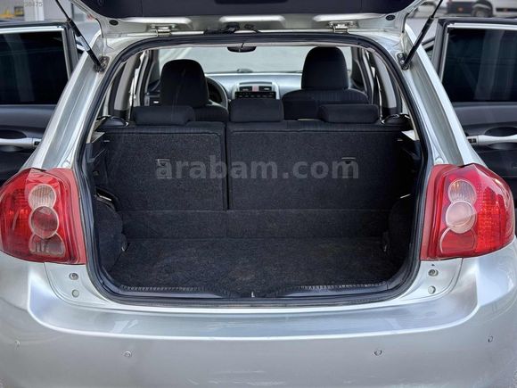 CELAL OTODAN DÜŞÜK KİLOMETRE TOYOTA AURİS
