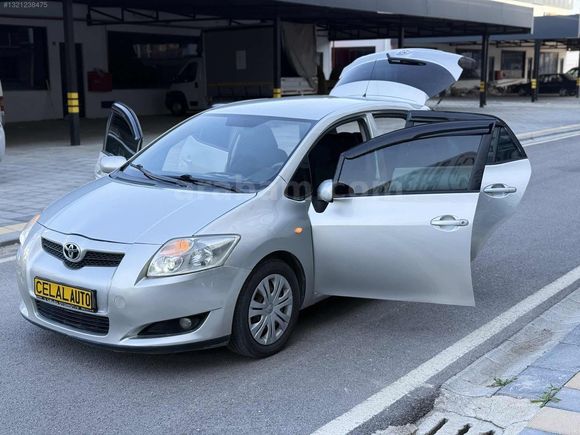 CELAL OTODAN DÜŞÜK KİLOMETRE TOYOTA AURİS