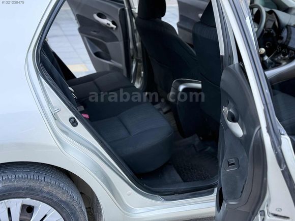CELAL OTODAN DÜŞÜK KİLOMETRE TOYOTA AURİS