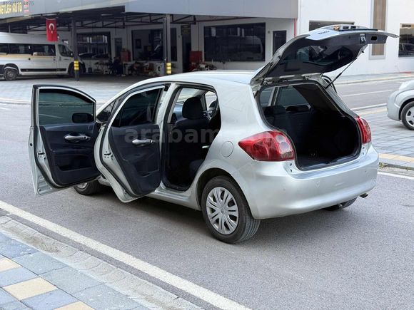 CELAL OTODAN DÜŞÜK KİLOMETRE TOYOTA AURİS