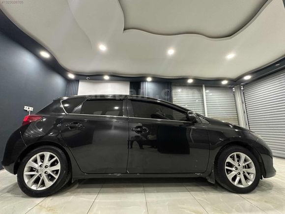 TOYOTA-AURİS-LPGLİ-FULL BAKIMLI-GERİ GÖRÜŞ-BLUETOOTH