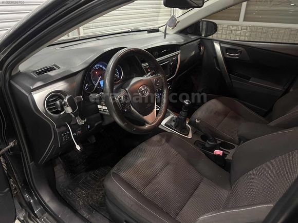 TOYOTA-AURİS-LPGLİ-FULL BAKIMLI-GERİ GÖRÜŞ-BLUETOOTH