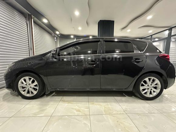 TOYOTA-AURİS-LPGLİ-FULL BAKIMLI-GERİ GÖRÜŞ-BLUETOOTH