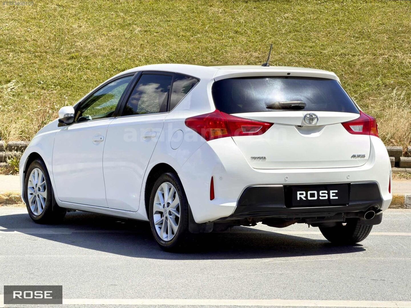 Galeriden Toyota Auris 1.6 Active Skypack 2015 Model İstanbul 178.000 km Beyaz 6
