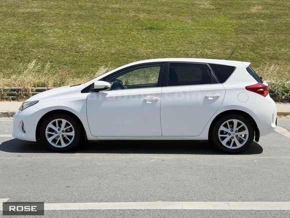 2015 TOYOTA AURIS 1.6 ACTIVE SKYPACK CAM TAVAN GERİ GÖRÜŞ BEYAZ