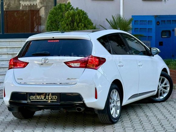 2013 AURİS~1.6 CAM TAVAN~95 BİNDE~OTOMATİK