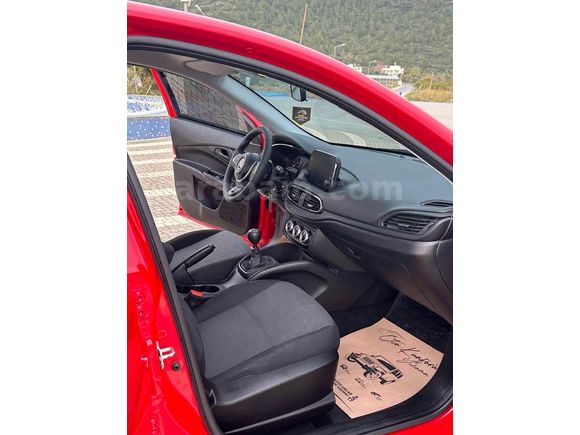 Sahibinden Fiat Egea 1.4 Fire Easy Plus 2023 Model Antalya 35000 km Kırmızı