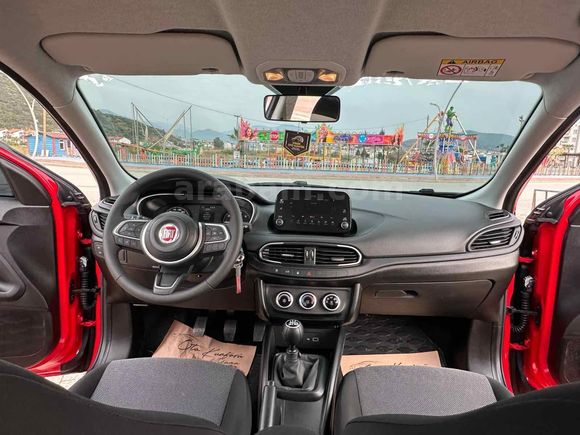 Sahibinden Fiat Egea 1.4 Fire Easy Plus 2023 Model Antalya 35000 km Kırmızı