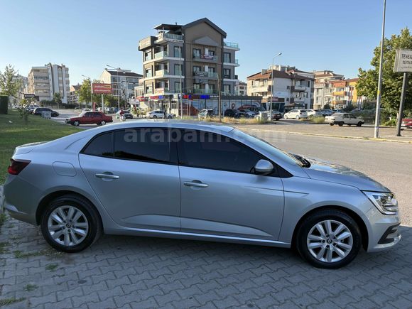 Sahibinden Renault Megane 1.3 TCe Touch 2025 Model 
