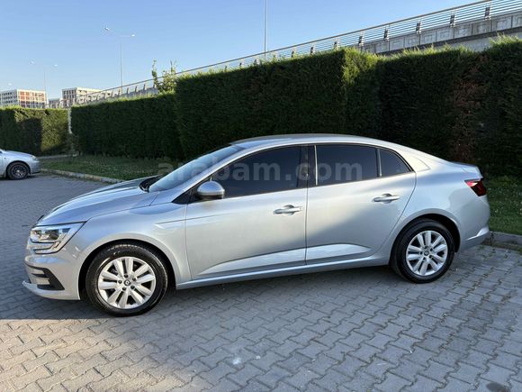 Sahibinden Renault Megane 1.3 TCe Touch 2025 Model 
