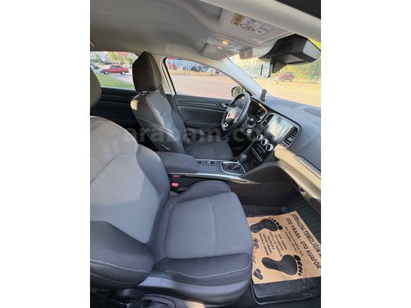 Sahibinden Renault Megane 1.3 TCe Touch 2025 Model 