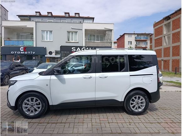 FORD TOURNEO COURİER 1.5 ECOBLUE TİTANİUM 59 BİN KM BOYASIZZZ