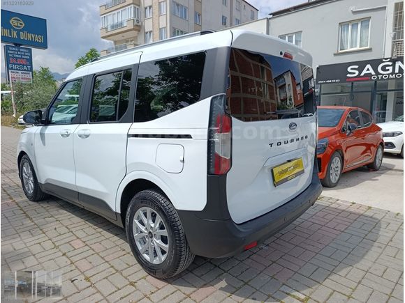 FORD TOURNEO COURİER 1.5 ECOBLUE TİTANİUM 59 BİN KM BOYASIZZZ