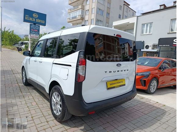 FORD TOURNEO COURİER 1.5 ECOBLUE TİTANİUM 59 BİN KM BOYASIZZZ